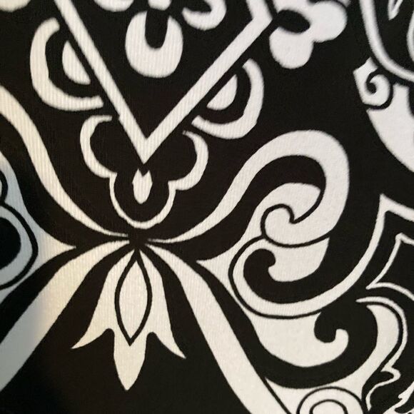 JM Collection Black & White paisley tunic 1X - Picture 3 of 6